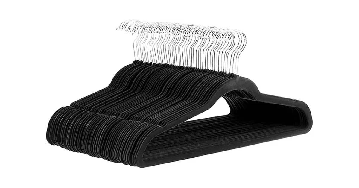 Qual Melhor Cor de Cabide de Veludo: Preto ou Bege?