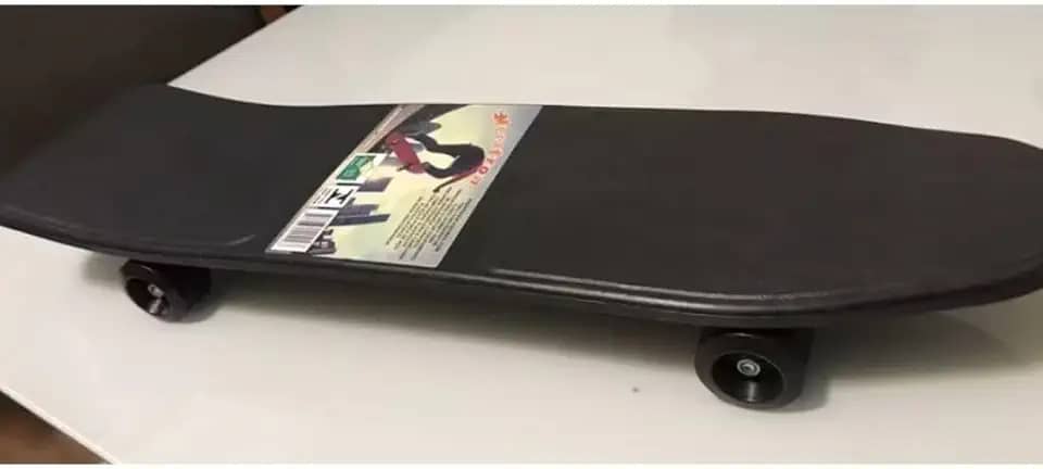 Skate Infantil Preto 60cm – Robusto Seguro e Perfeito para Iniciantes Skate Completo para Crianças com Rodas Coloridas