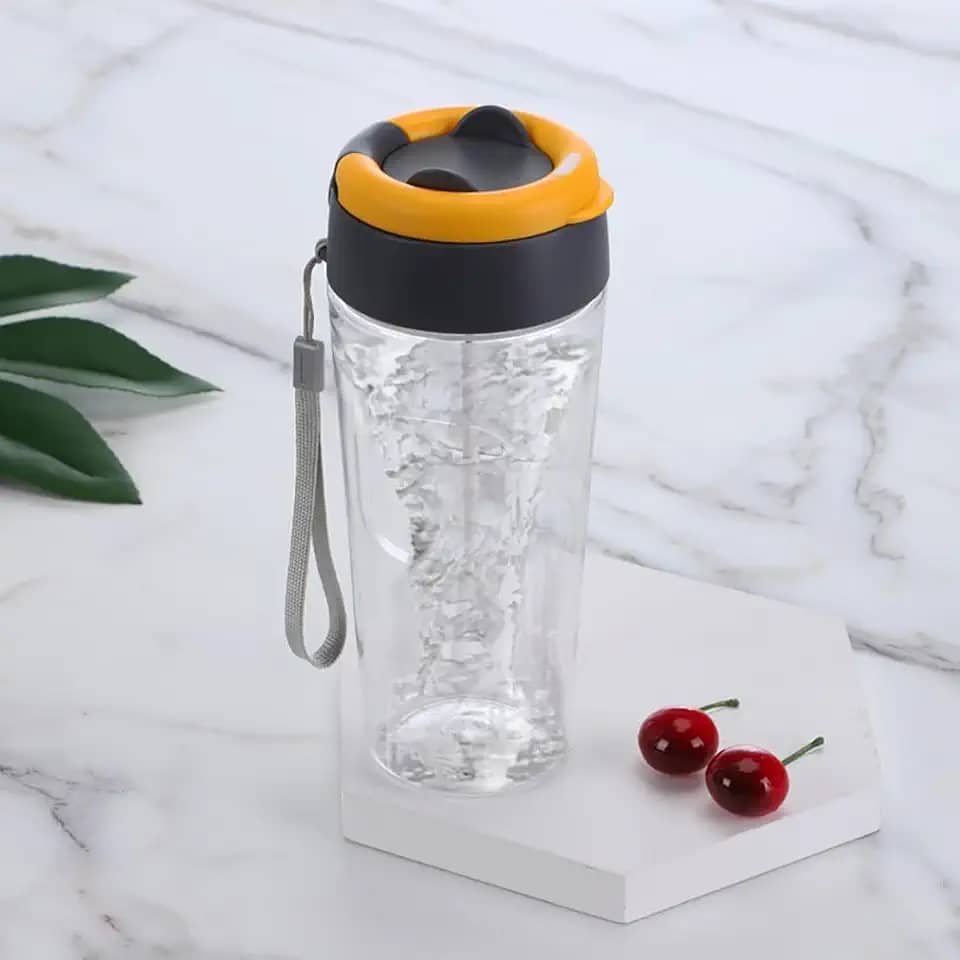Coqueteleira elétrica de proteína, copo misturador para shakes e bebidas de proteína, copo de agitação automática alimentado por bateria, sem BPA, 600 ml (amarelo)