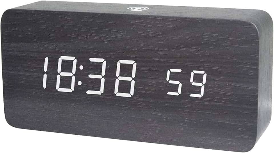 Despertador digital de madeira LED Relógio APP Controle de hora/temperatura/exibição de data Desktop eletrônico Relógio 4 níveis de brilho Controle de som Carga USB ou fonte de bateria