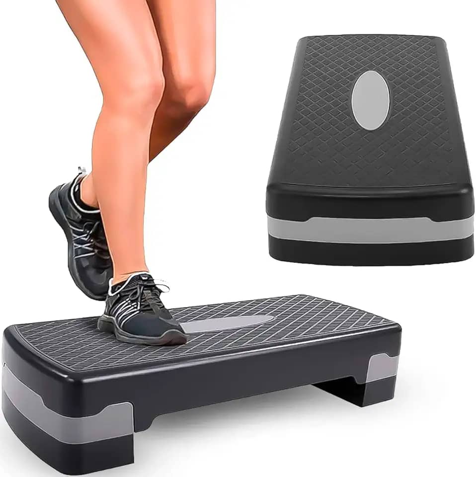 Step Aeróbico de Academia Ajustável 68 x 28 x 10-15 cm com 02 Regulagens de Altura – Antiderrapante, Material Resistente e Design Portátil