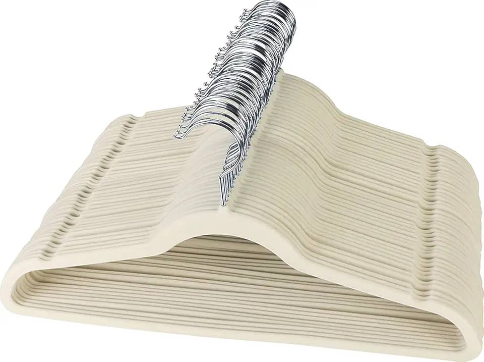 Kit 50 Cabides De Veludo Ultra Fino Antideslizante - Cores: Preto/Bege/Cinza