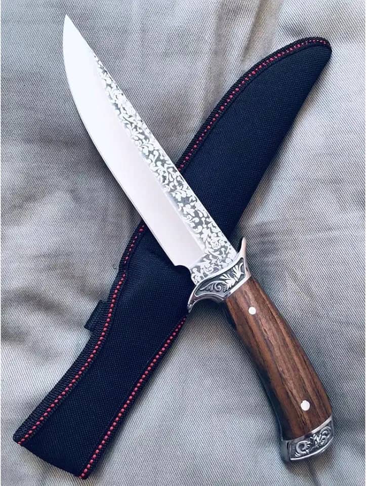 Faca de Caça Churrasco Full Tang, Modelo Luxo, com Bainha de Nylon, Preta (Grande)