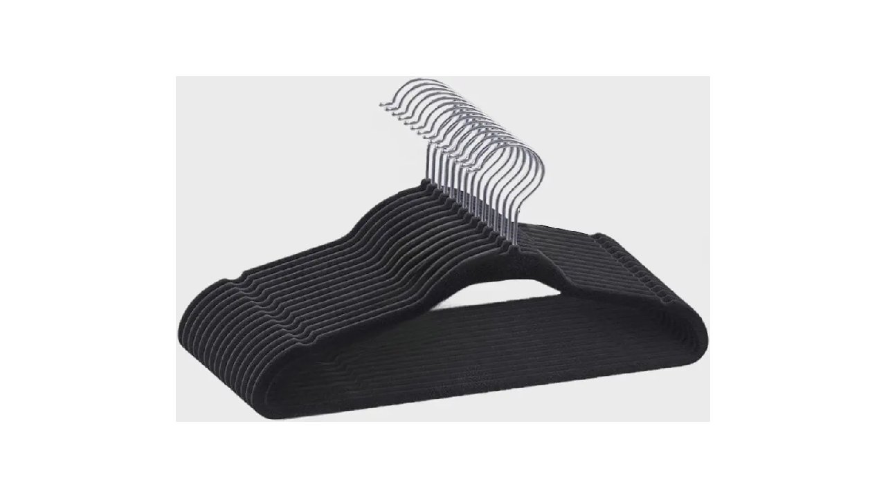 Qual o Melhor cabide para roupas: Veludo ou Madeira?